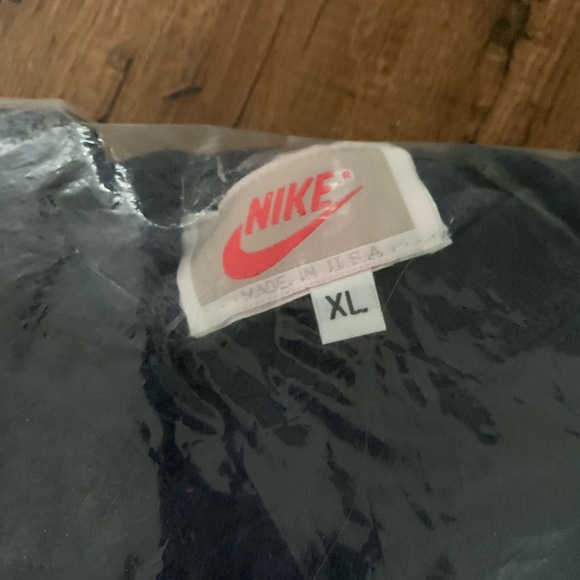 90’s Nike Crew Neck Sweatshirt! “Just do it” - Picture 2 of 3